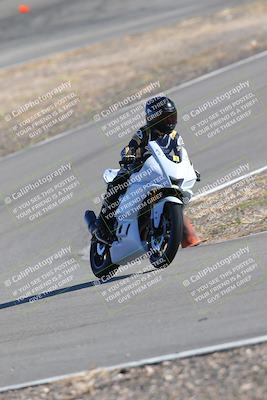 media/Feb-05-2023-Classic Track Day (Sun) [[c35aca4a42]]/Group 2/session 4 turn 4/